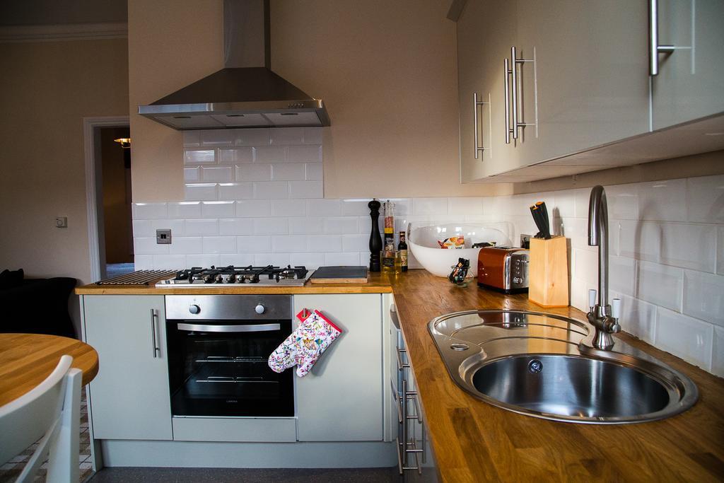 Harrogate Elite Living Apartment Bagian luar foto