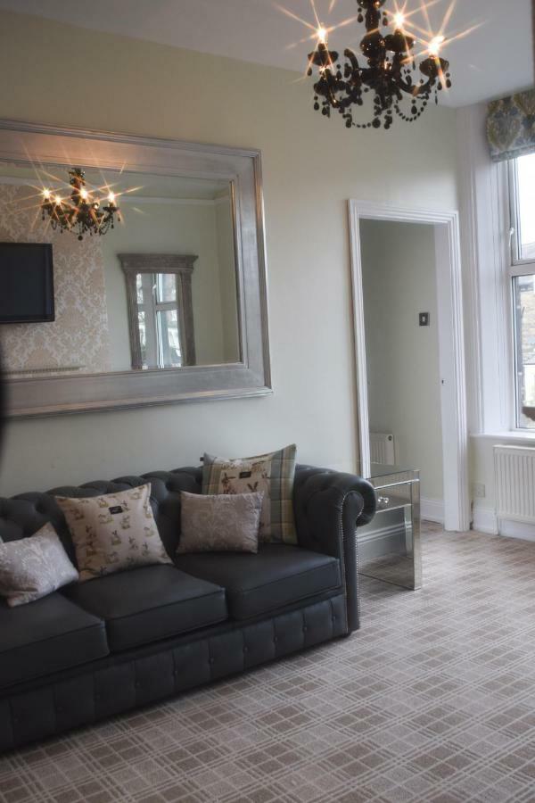 Harrogate Elite Living Apartment Bagian luar foto