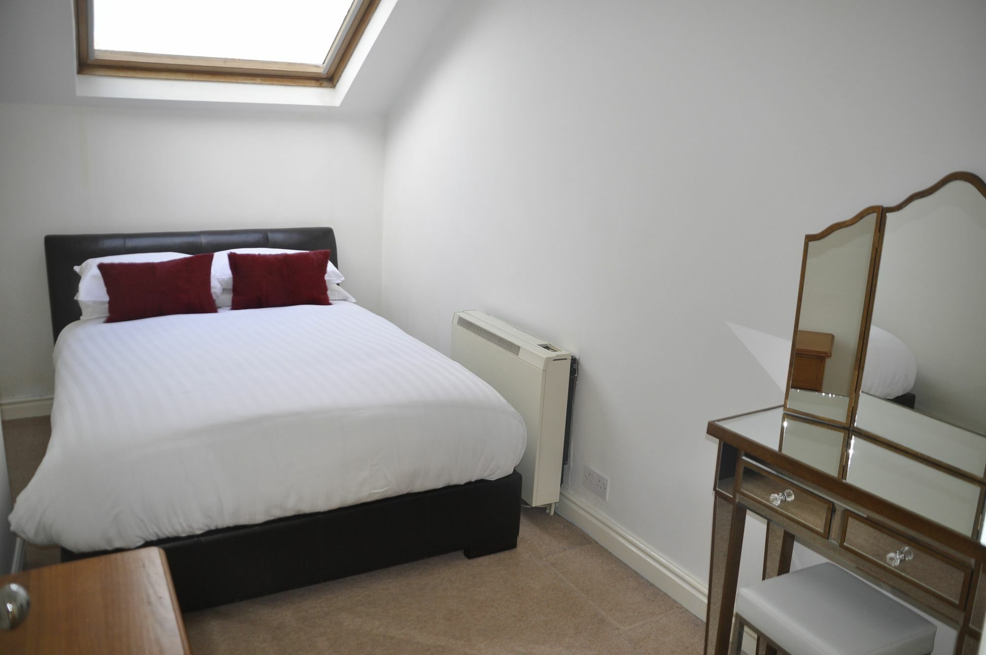 Harrogate Elite Living Apartment Bagian luar foto
